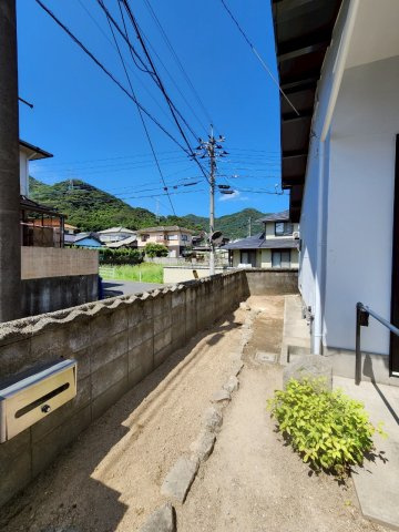 【リフォーム × 中古戸建て】北九州市門司区吉志6丁目の庭|ちょっとしたガーデニングスペース付き♪