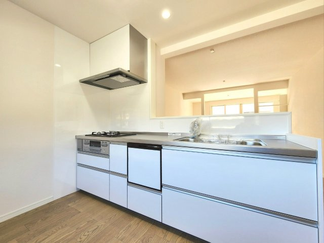 【リフォーム × 中古戸建て】北九州市門司区吉志6丁目のキッチン|対面式のシステムキッチン♪食器洗浄乾燥機付き♪