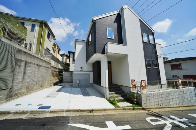 【横浜市瀬谷区阿久和東3丁目25-10新築戸建て】★仲介手数料無料★（原小学校・原中学校）の外観