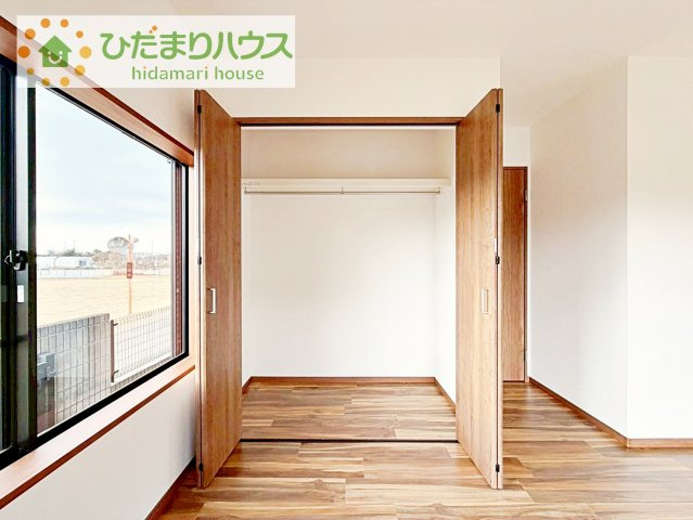 【収納】 | つくば市羽成　中古戸建 | リビングにもクローゼット完備！