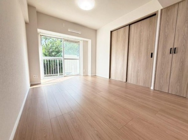 【居間・リビング】 | 常盤台パークハイツ | 暮らす家族に、訪ねてくる友人知人に、清らかで艶やかな時間をもたらしてくれるリビングです。