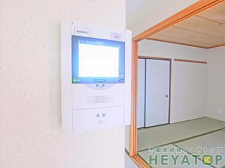 【セキュリティ】 | モニター付きドアホンで安心確認（同仕様写真）