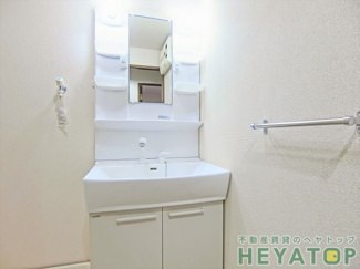 【洗面所】 | 便利なシャワー付き洗面化粧台（同仕様写真）