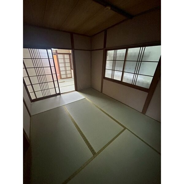 城の下通アパートの和室