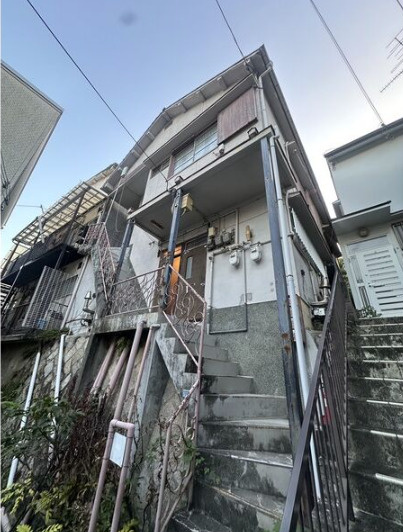 城の下通アパートの外観