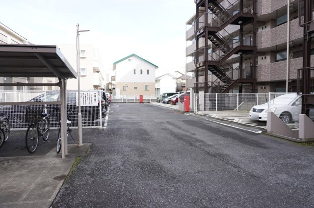 ソフィア越谷デュオの駐車場