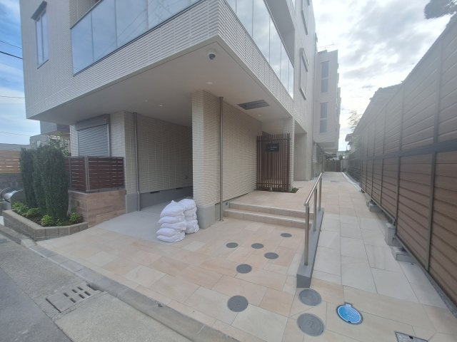 （シニア限定）ヴィレッジ横浜丸山台のエントランス