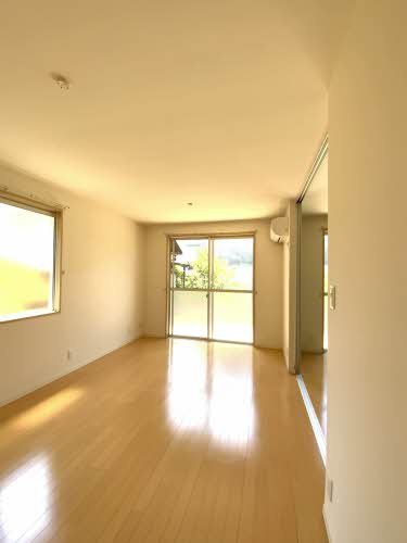 ラ・パルテール豊成　壱番館の居間・リビング