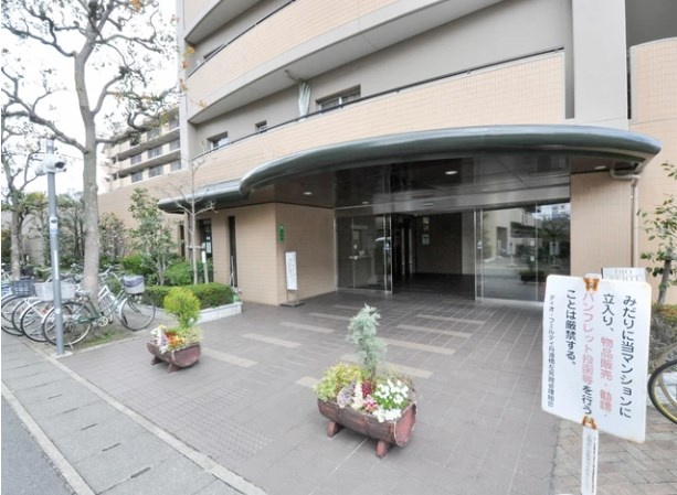 ディオフェルティ丹波橋左芳館のエントランス