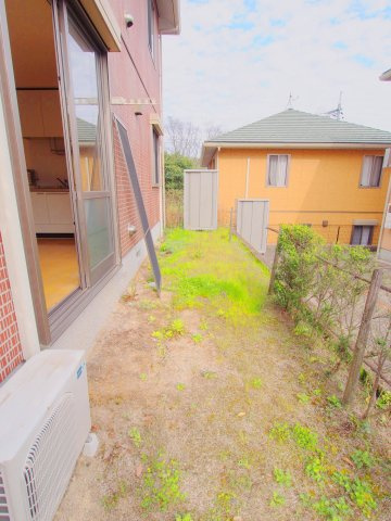 アクアみどり坂　B棟の庭