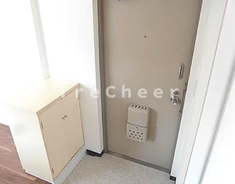 セントメアリー志村坂上の玄関