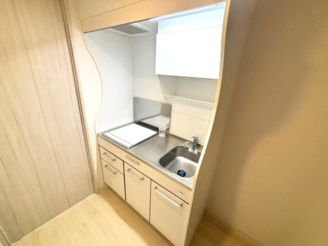 セレニテ神戸元町のキッチン