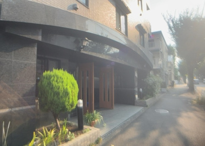 【構造・工法・仕様】 | センチュリーめじろ台 | ＲＣ造、Reinforced Concreteは直訳すると補強されたコンクリートです。主に柱や梁・床・壁が鉄筋とコンクリートで構成おり、鉄筋を組んだ型枠にコンクリートを流し込んで固めたものを指します。