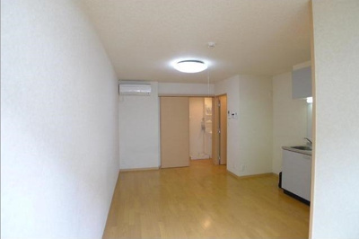 【寝室】 | キルシュブリューテ | きれいなフローリング。