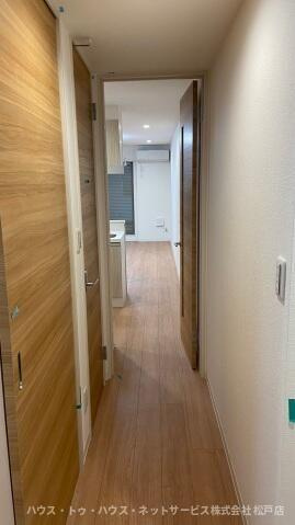 ウィンドテラス上本郷の玄関