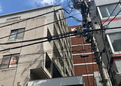 【構造・工法・仕様】 | グランデハイツ八王子 | ＲＣ造、Reinforced Concreteは直訳すると補強されたコンクリートです。主に柱や梁・床・壁が鉄筋とコンクリートで構成おり、鉄筋を組んだ型枠にコンクリートを流し込んで固めたものを指します。