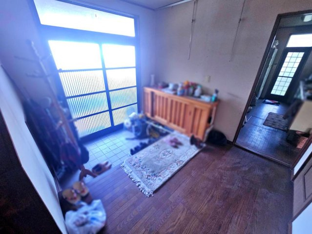 宇都宮市下平出町　中古戸建の玄関|玄関スペース広々