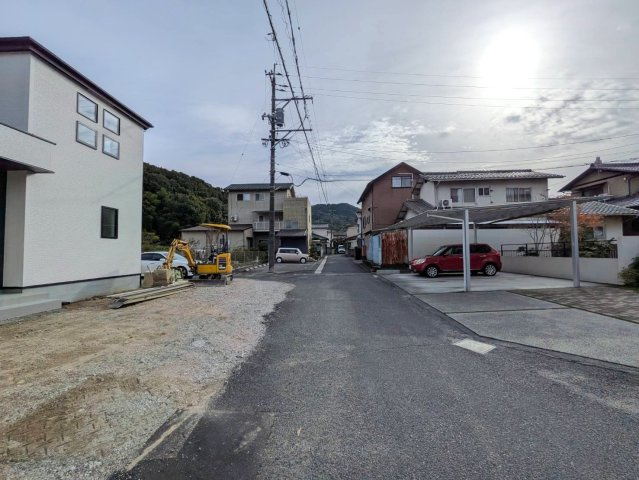 岡山市南区彦崎3期GRAFAREの前面道路含む現地写真|◆西側前面道路は幅員4.0ｍです。