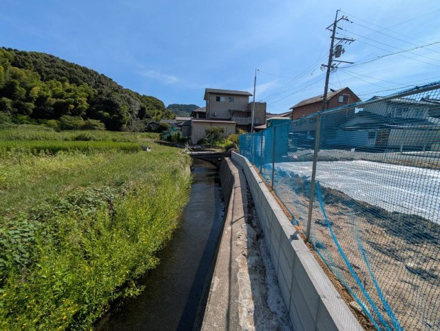 岡山市南区彦崎3期GRAFAREの周辺|◆敷地東側に水路がございます。