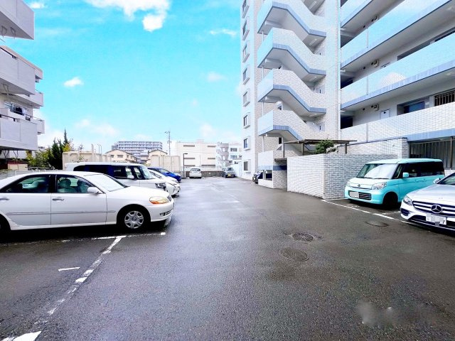ライオンズマンション博多南第3の駐車場