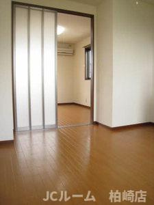 柏崎市松波３丁目のアパートの寝室