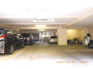 【駐車場】 | 敷地内には、屋根付き駐輪場有ります