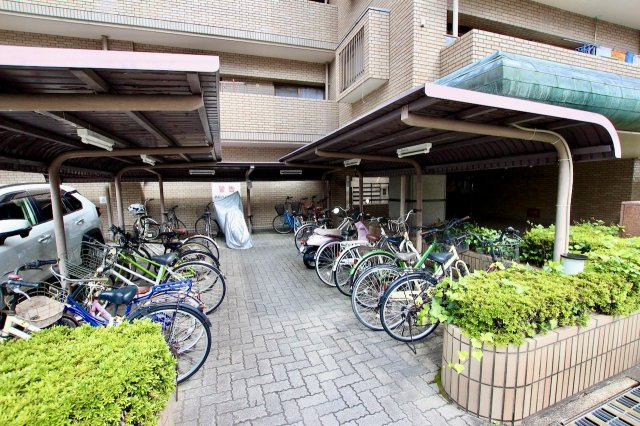 ヴォルフスガルテン二日市の駐輪場