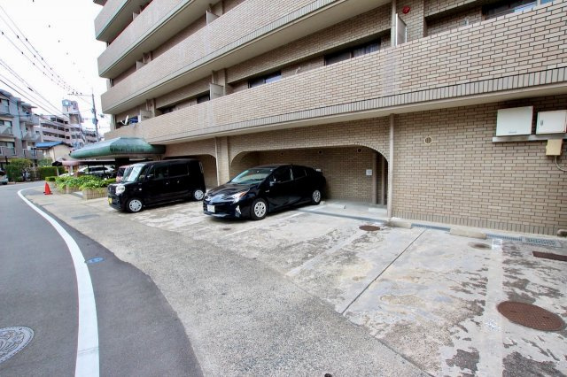 ヴォルフスガルテン二日市の駐車場