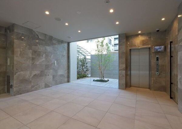 スプランディッド天王寺IIIのロビー