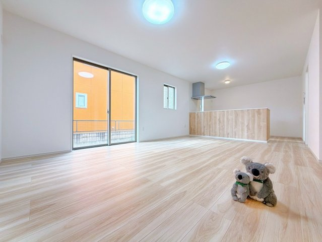 【居間・リビング】 | 高崎市矢中町　新築住宅 | 窓を開けるとスッーと爽やかな風を感じるリビング。家族の笑顔が集まる幸せな空間。