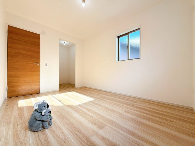 【洋室】 | 高崎市矢中町　新築住宅 | 「どんな家具を置こうかな」とワクワクする。好みのこだわりのお部屋にしてじぶんだけの部屋でゆったりと寛げます。