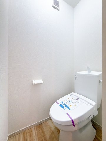 【トイレ】 | 高崎市矢中町　新築住宅 | 清潔感にあふれた空間と機能的な洗浄装置。毎日何度も使う場所だから快適に。便利に。