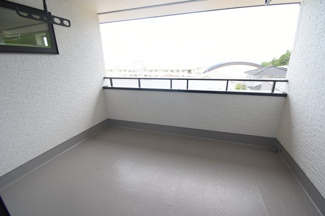 【バルコニー】 | 佐伯区観音台3丁目【69坪】東棟 | 広めの南向きバルコニー　陽当り良好です♪