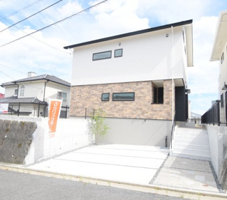 【外観】 | 佐伯区観音台3丁目【69坪】東棟 | 観音西小学校まで徒歩12分☆観音中学校まで徒歩16分☆土地69坪☆駐車スペース並列2台可☆前面道路6.2ｍ