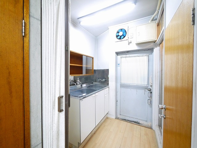 登美ヶ丘３丁目店舗の内装