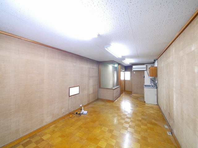登美ヶ丘３丁目店舗の内装