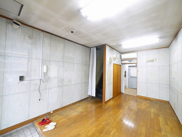 登美ヶ丘３丁目店舗の内装