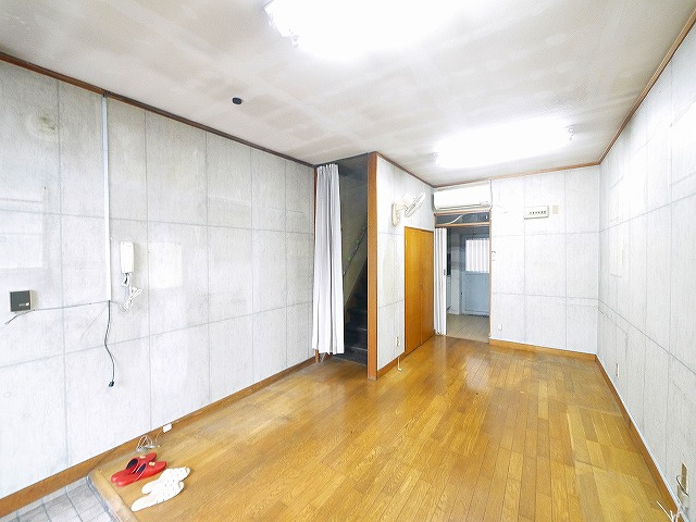 登美ヶ丘３丁目店舗の内装