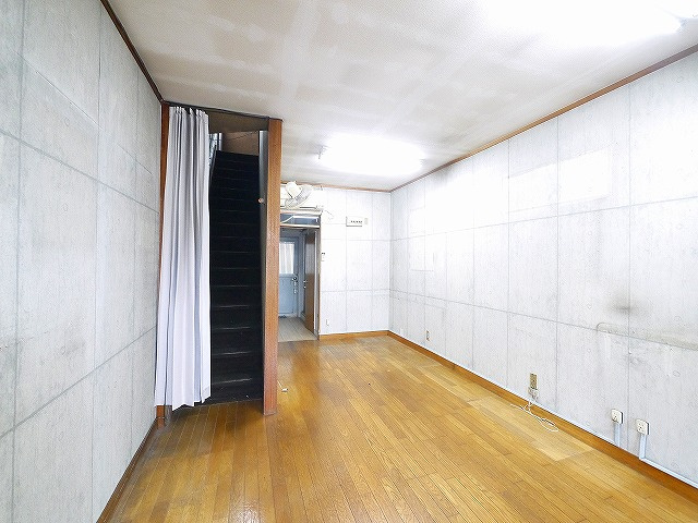 登美ヶ丘３丁目店舗の内装