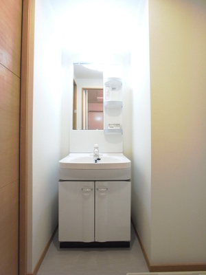 【洗面所】 | リブリ・パリュール | 脱衣スペースもあります