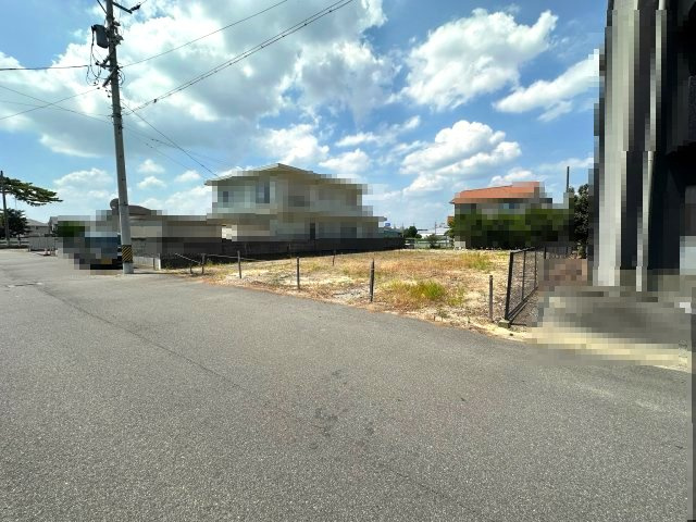 津市藤方の前面道路含む現地写真