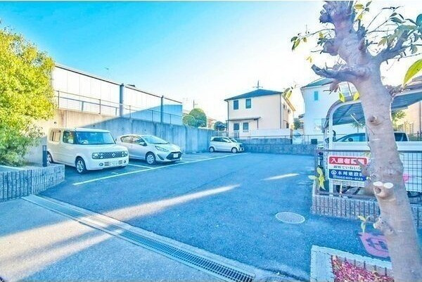 パークガーデン神ノ倉Ⅱの駐車場