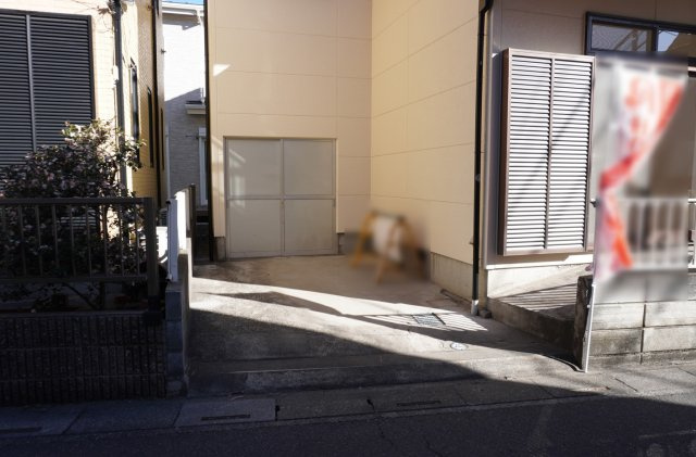 草加市花栗3丁目 中古戸建の駐車場