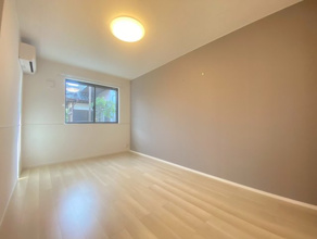 【寝室】 | ※同タイプの写真となります。