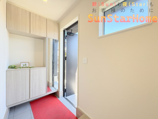 【サンスターホーム】あきる野市野辺　新築5号棟の玄関