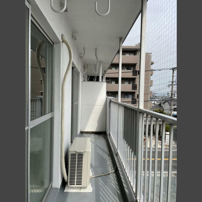 【バルコニー】 | 岡ビル | 暖かな日差しのふりそそぐバルコニー