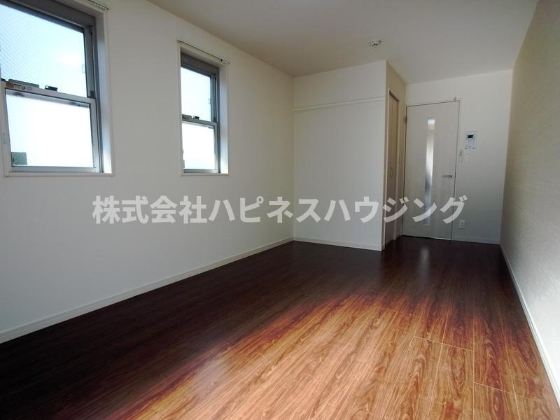 リブリ・柏の洋室|ゆったり過ごせるリビングです