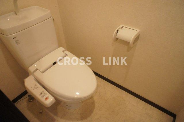 【トイレ】 | ADORE KUSAGAE | 同マンション別号室の画像です