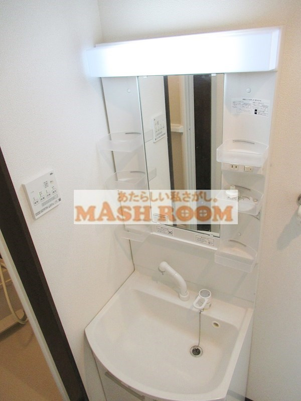 ナズ荻窪レジデンスの独立洗面台