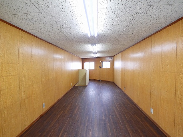 登美ヶ丘３丁目店舗の内装